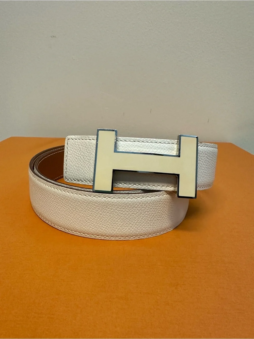 Hermes | Accessories | Hermes Whitebrown Reversible Leather  display picture 1